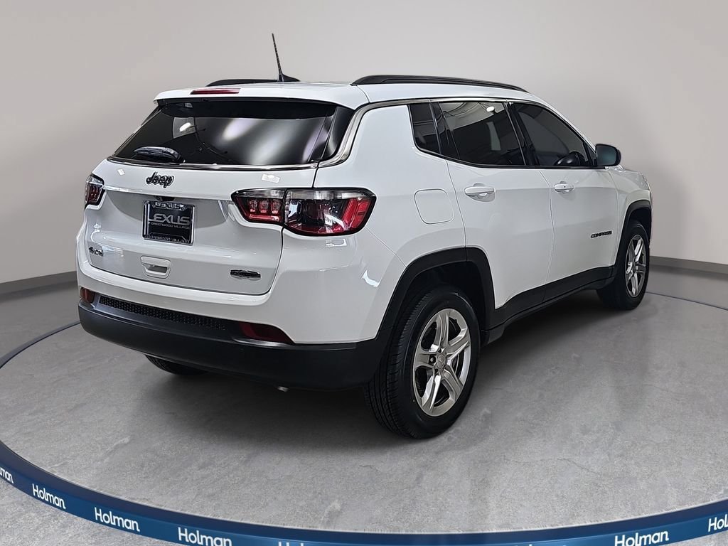 Used 2024 Jeep Compass Latitude w/ Sun and Sound Group AWD/4WD image 6