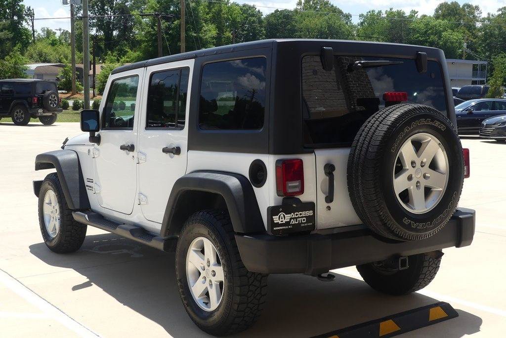 Used 2014 Jeep Wrangler Unlimited Sport w/ Quick Order Package 24S AWD/4WD image 3