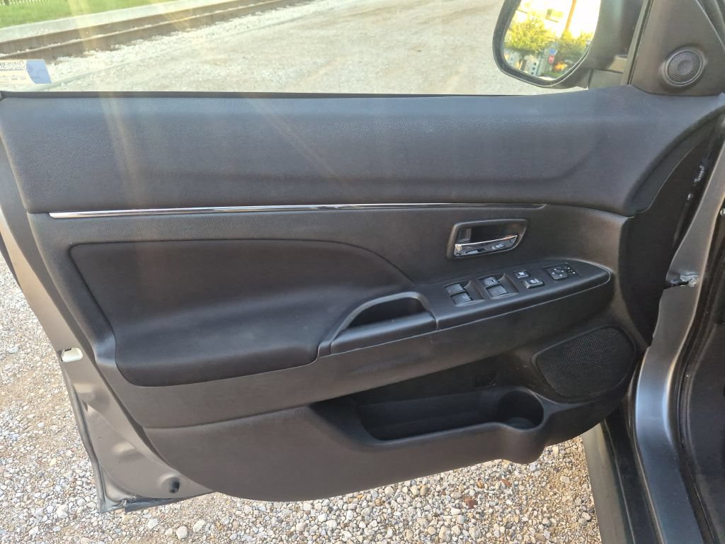 Used 2014 Mitsubishi Outlander Sport SE FWD image 24