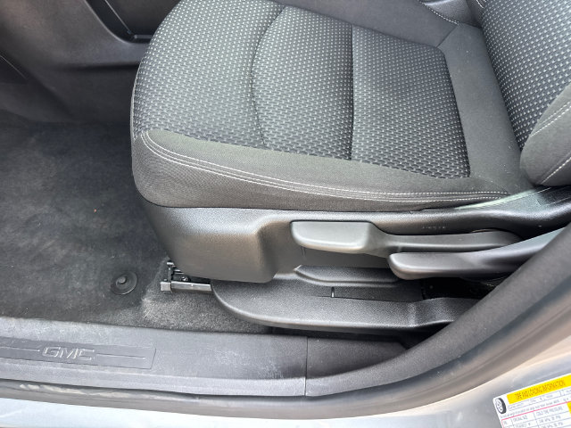 Used 2024 GMC Terrain SLE AWD/4WD image 7