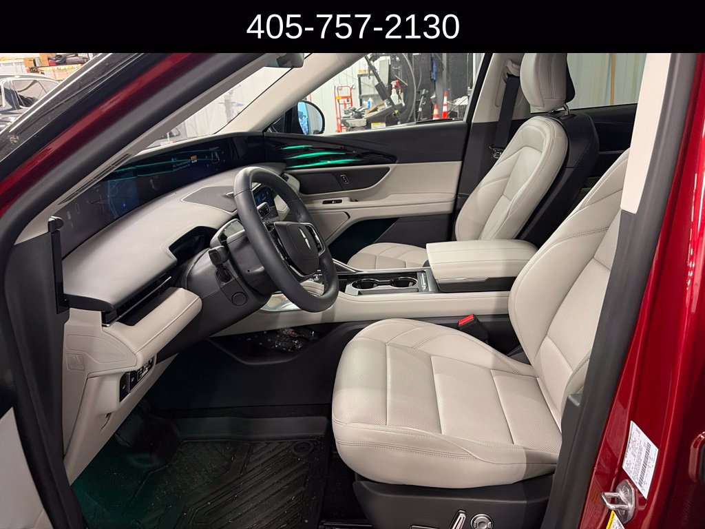 Used 2026 Lincoln Nautilus Premier AWD/4WD image 4