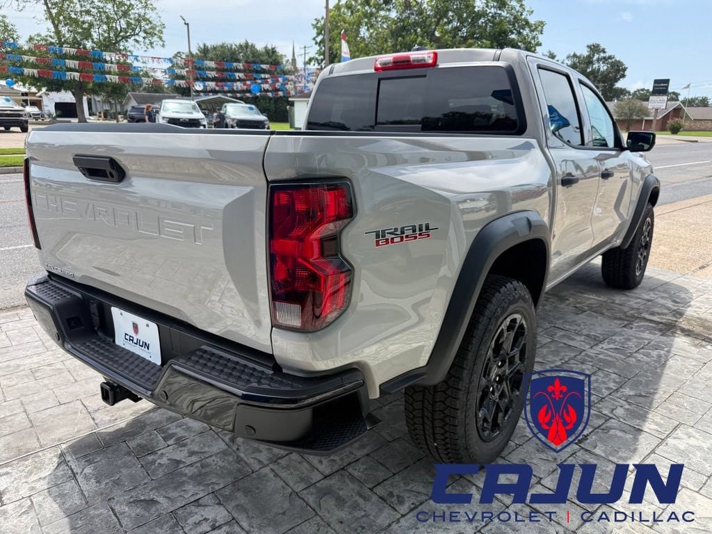 New 2026 Chevrolet Colorado Trail Boss w/ Midnight Edition AWD/4WD image 4