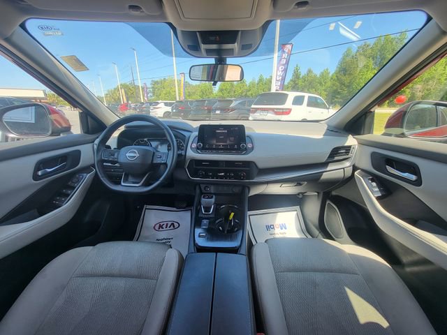 Used 2025 Nissan Rogue SV image 15