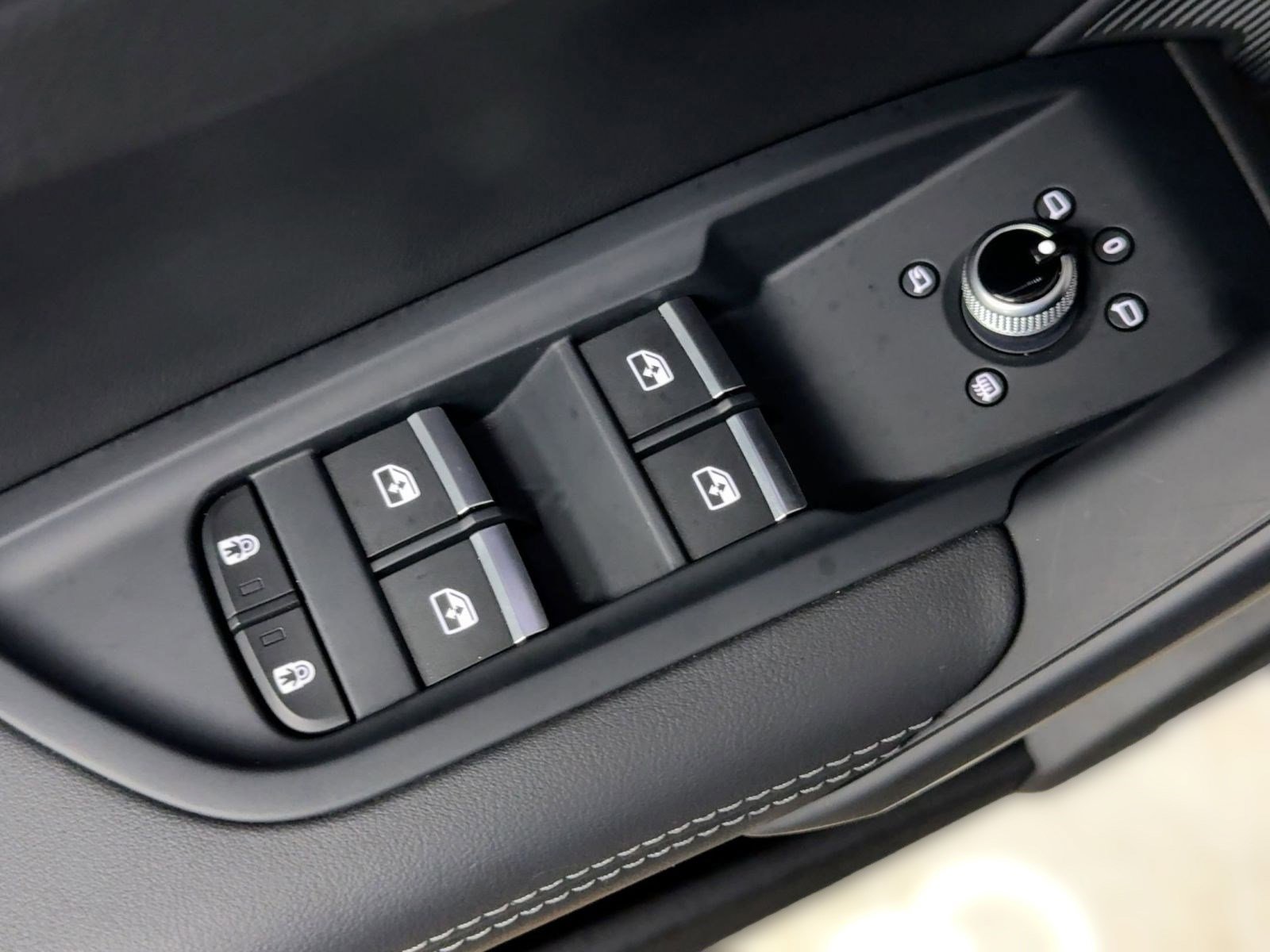 Certified 2024 Audi Q5 2.0T Premium Plus image 12