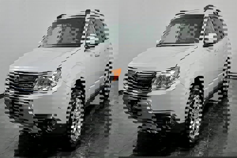 Used 2010 Subaru Forester 2.5X Limited image 5