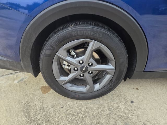 Used 2025 Kia K4 LXS image 13