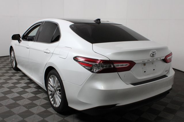 Used 2020 Toyota Camry XLE image 5