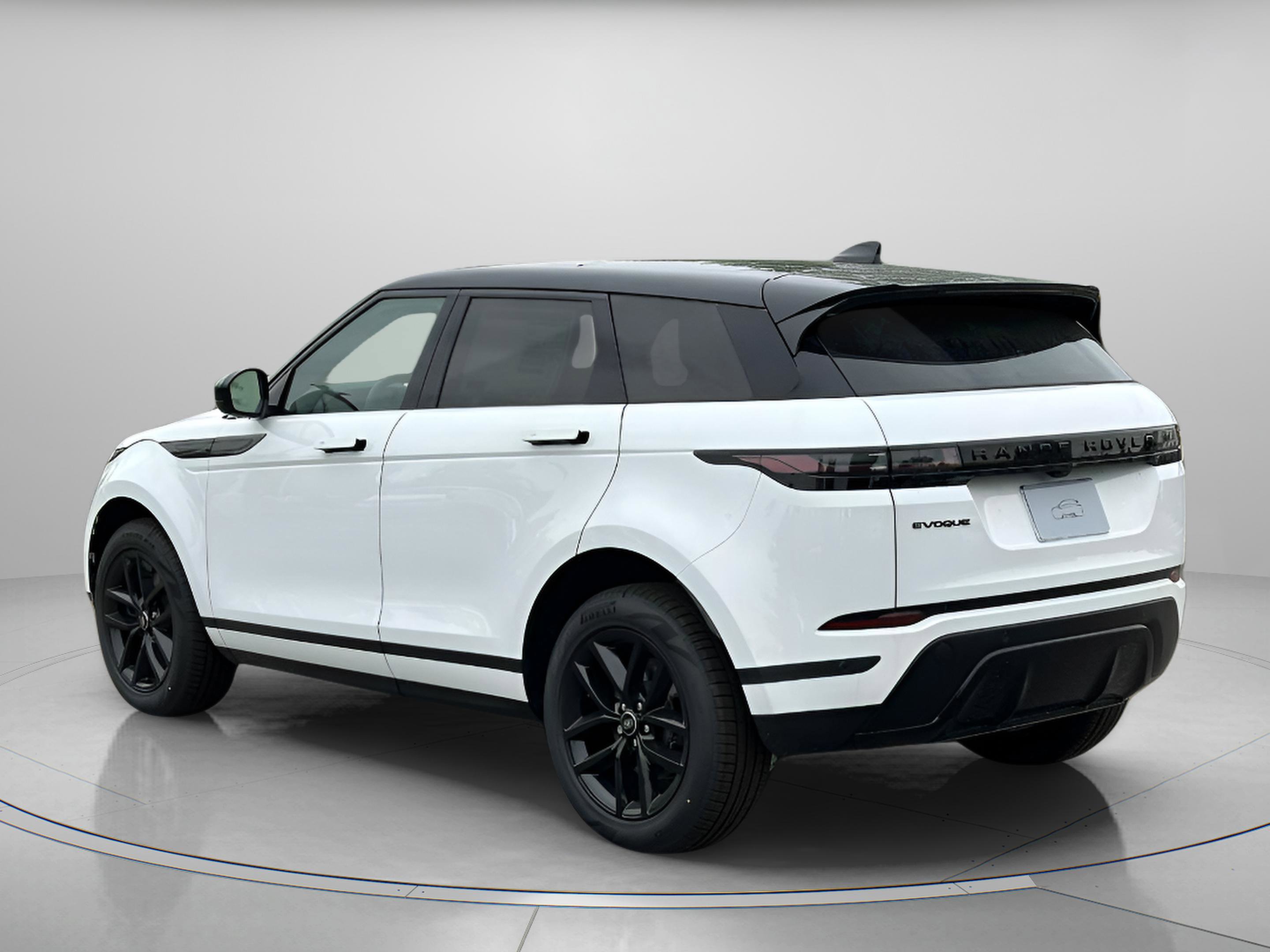Used 2026 Land Rover Range Rover Evoque S image 3