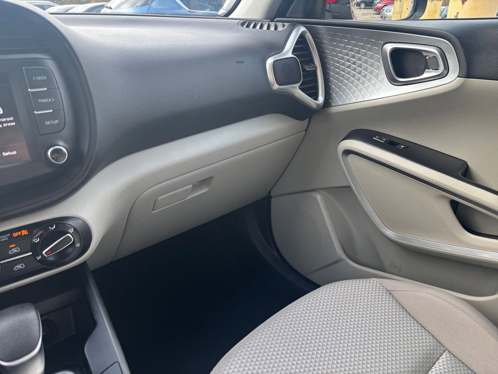 Used 2025 Kia Soul LX w/ LX Technology Package image 33