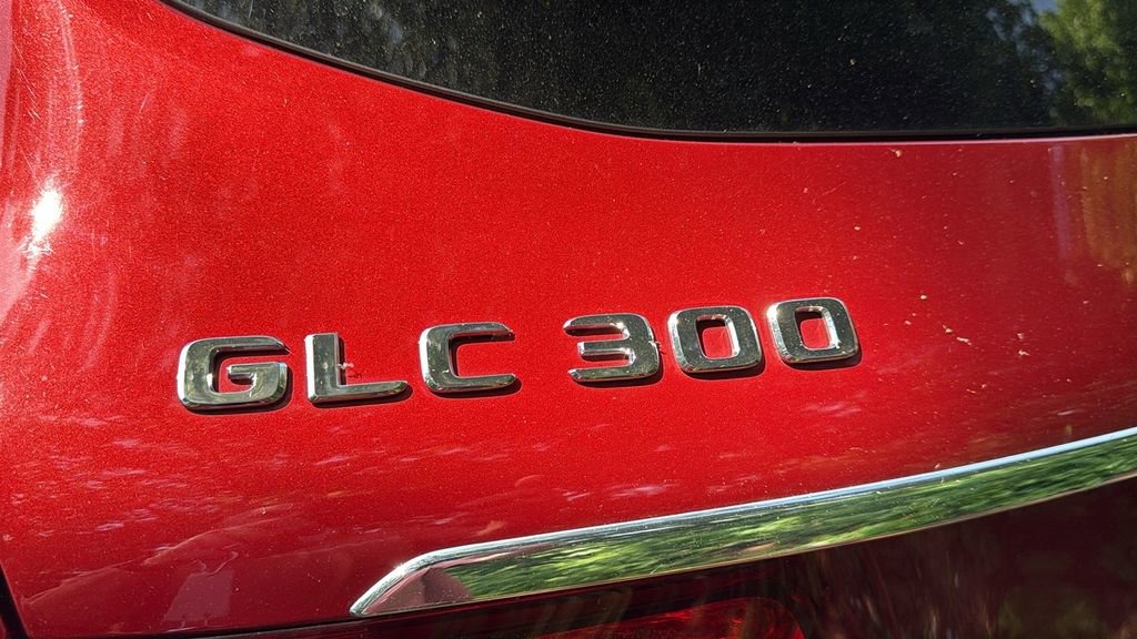 Used 2018 Mercedes-Benz GLC 300 image 4
