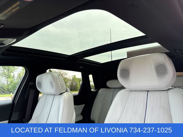 Used 2024 Cadillac Lyriq Luxury AWD/4WD image 18