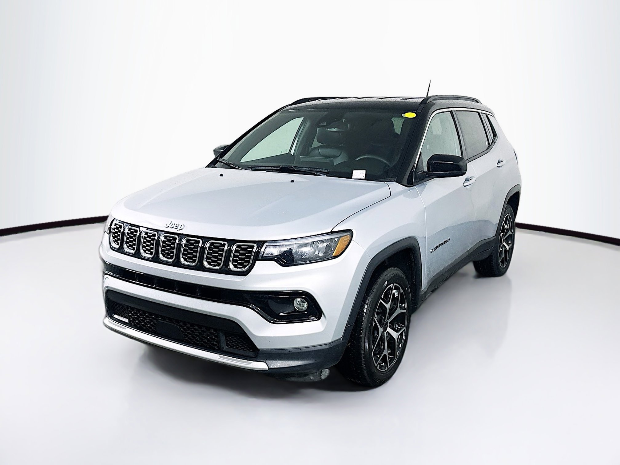 Used 2025 Jeep Compass Limited image 3