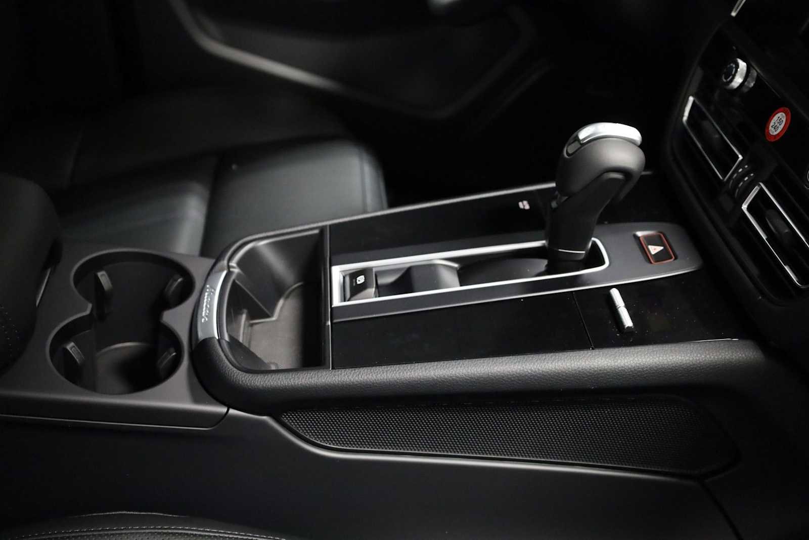 New 2026 Porsche Macan image 21