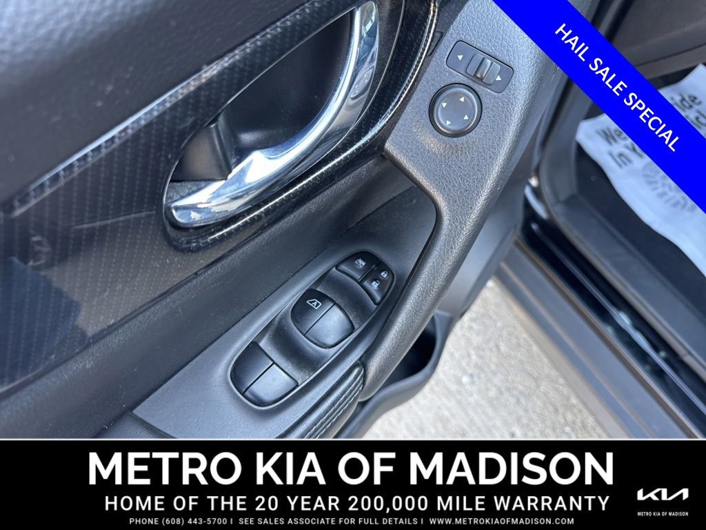Used 2018 Nissan Rogue SL w/ Premium Package AWD/4WD image 11