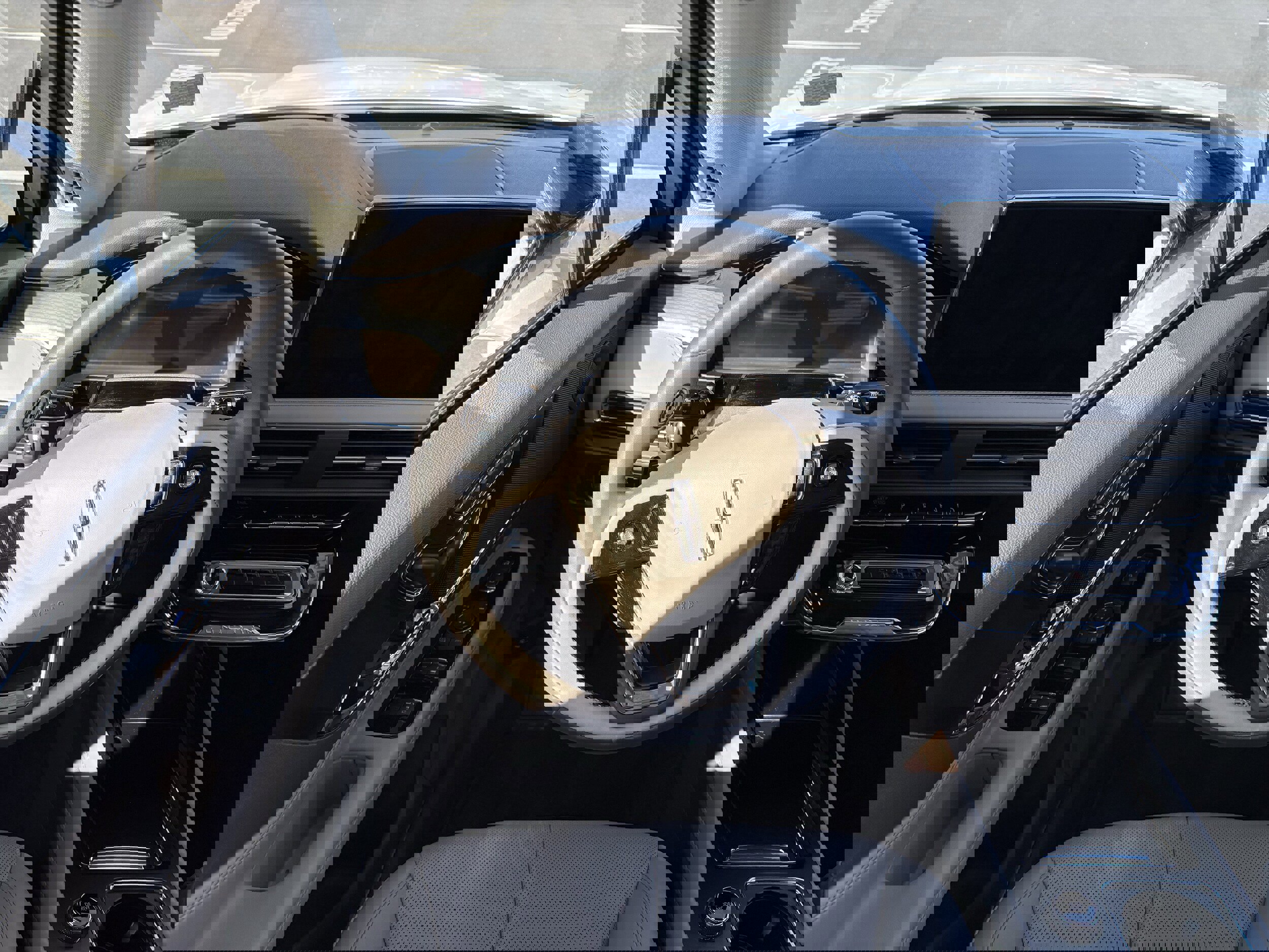 Used 2023 Lincoln Corsair AWD w/ Equipment Group 102A image 14