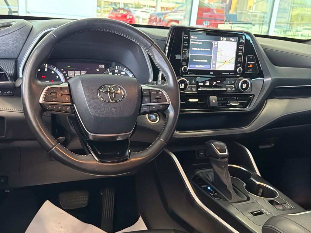 Certified 2021 Toyota Highlander XSE FWD image 33