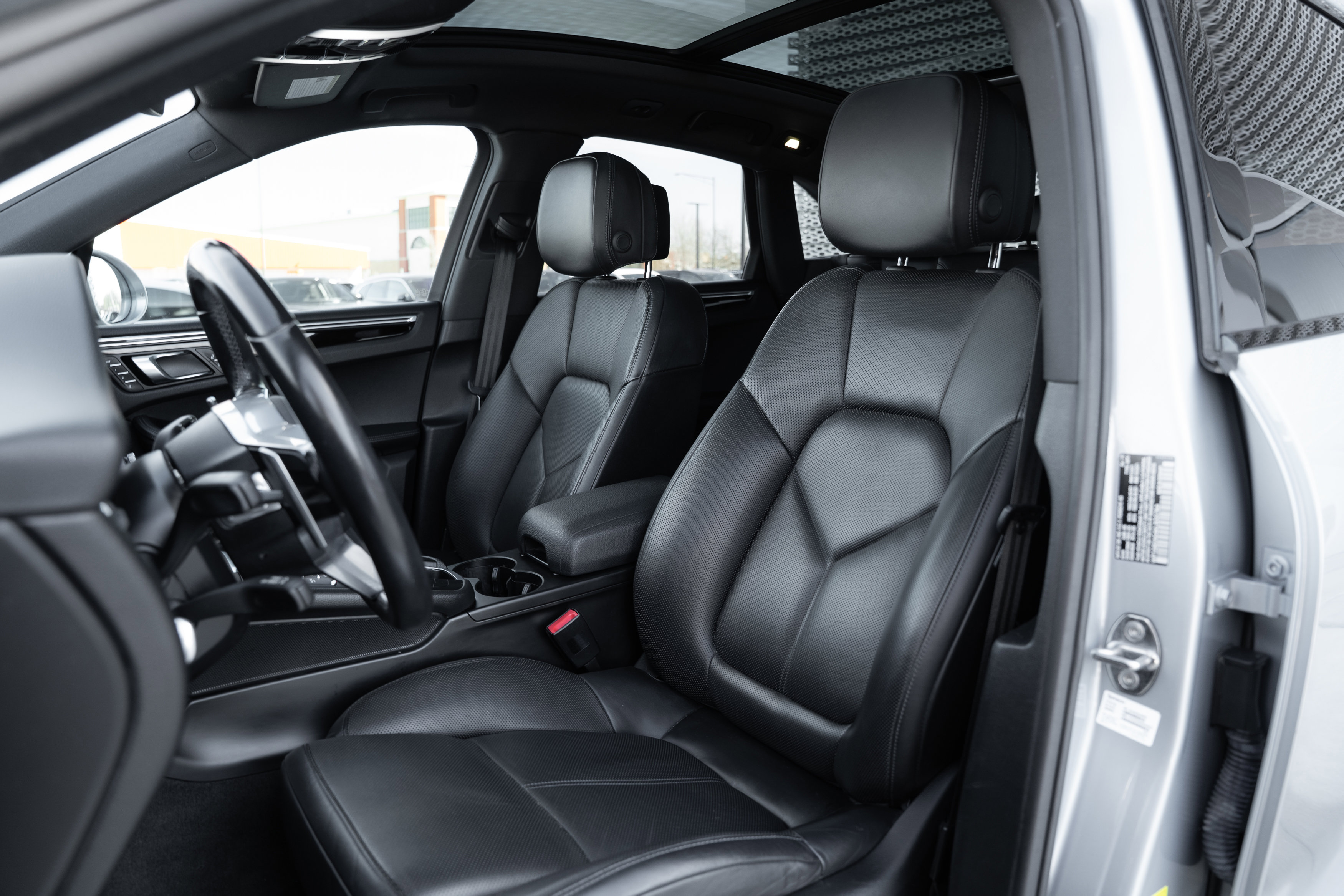 Used 2019 Porsche Macan S image 25