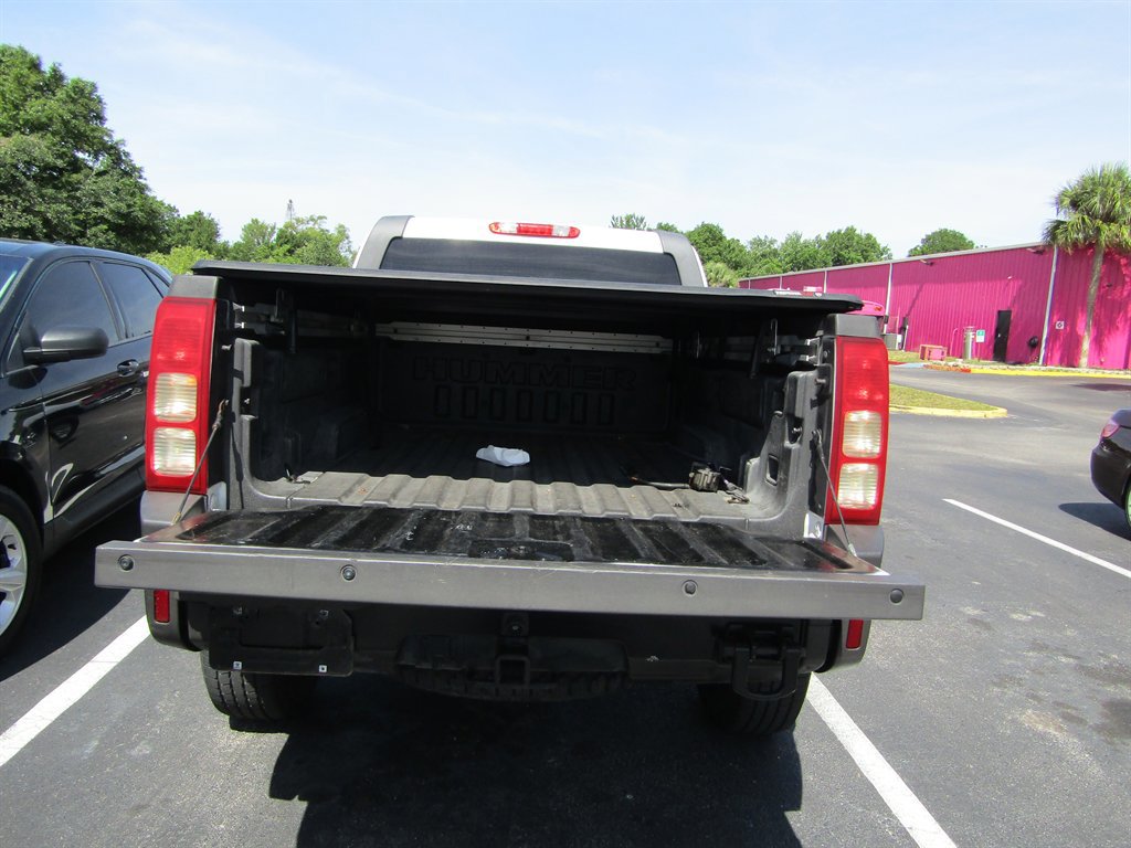 Used 2009 HUMMER H3T Alpha AWD/4WD image 8