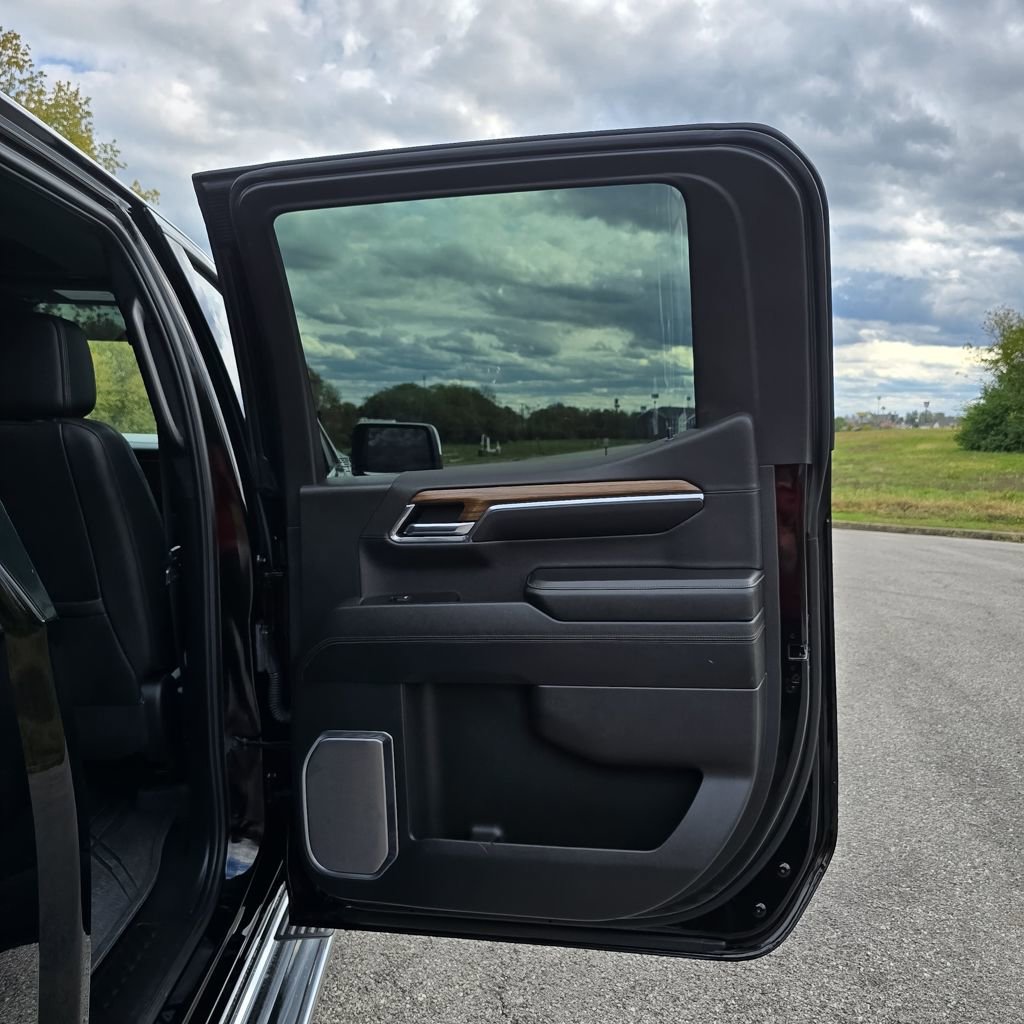 Used 2024 Chevrolet Silverado 1500 High Country w/ High Country Premium Package image 36