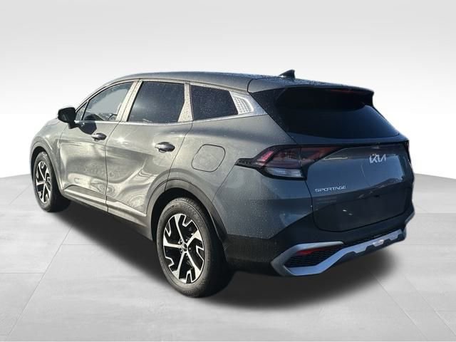 Used 2025 Kia Sportage EX image 5