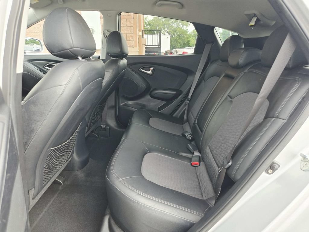 Used 2010 Hyundai Tucson GLS w/ Popular Equipment Pkg 2 FWD image 12