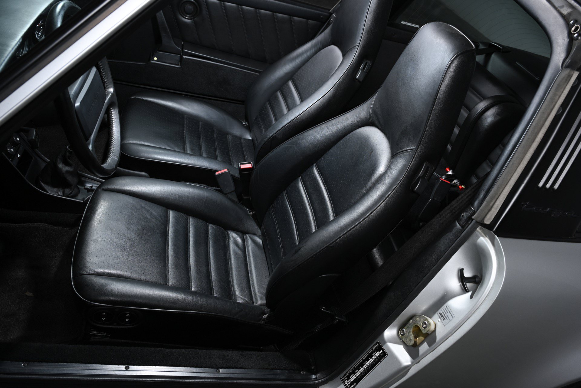 Used 1988 Porsche 911 Carrera RWD image 17
