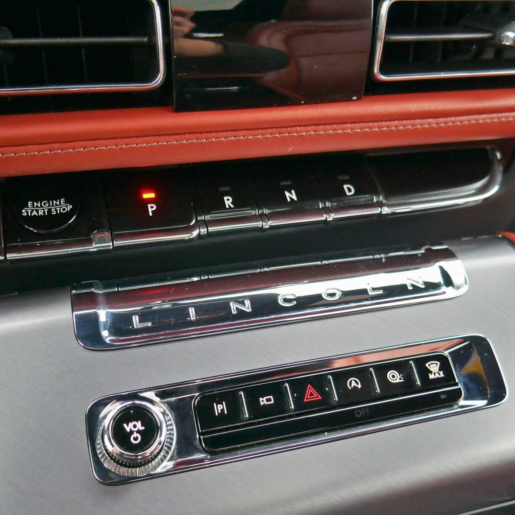 Used 2025 Lincoln Aviator Reserve w/ Jet Appearance Package AWD/4WD image 48