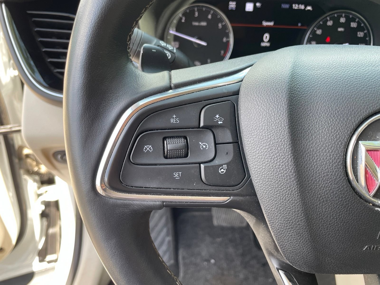 Used 2023 Buick Envision Avenir AWD/4WD image 19