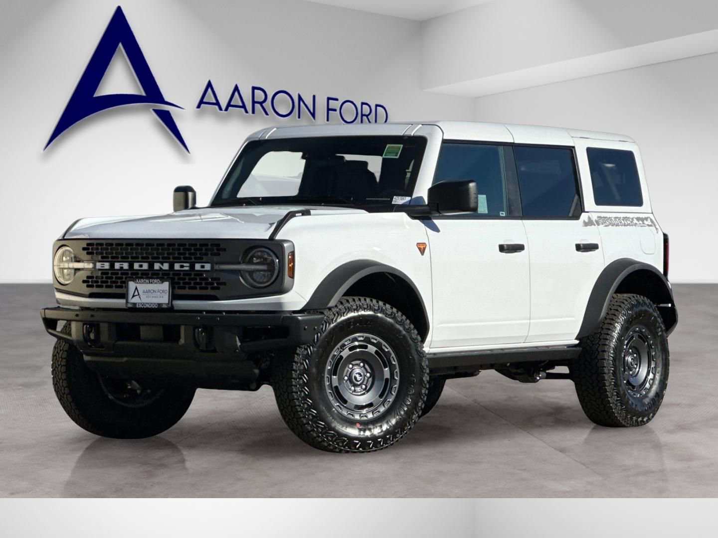 New 2025 Ford Bronco Badlands w/ Sasquatch Package AWD/4WD image 2