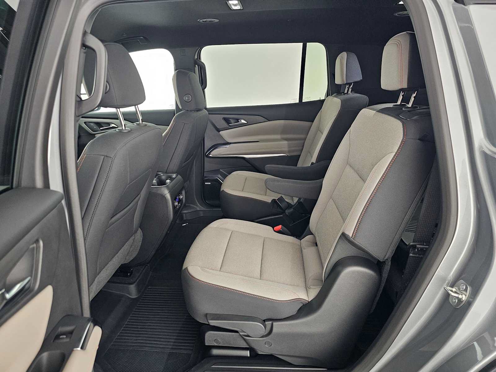Used 2026 Chevrolet Traverse LT w/ Enhanced Driving Package FWD image 18