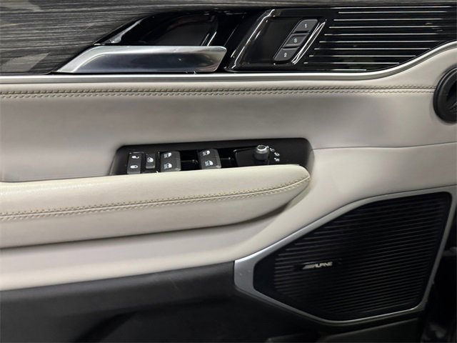 Used 2022 Jeep Wagoneer Series III image 25