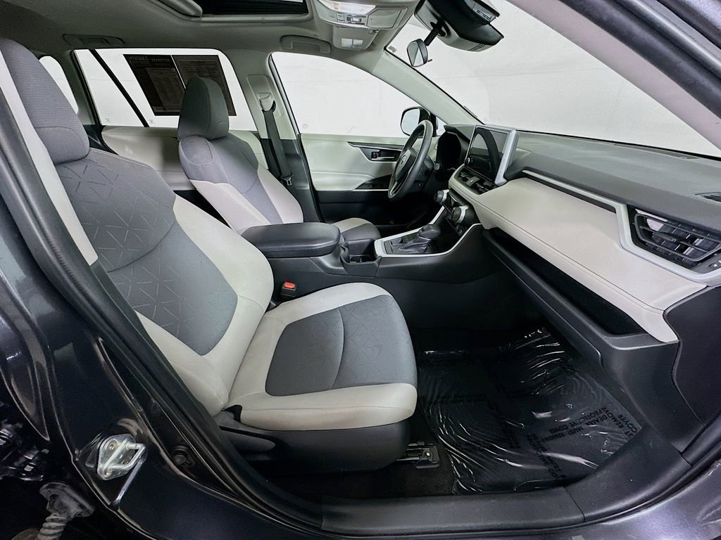 Used 2023 Toyota RAV4 XLE w/ Convenience Package image 11