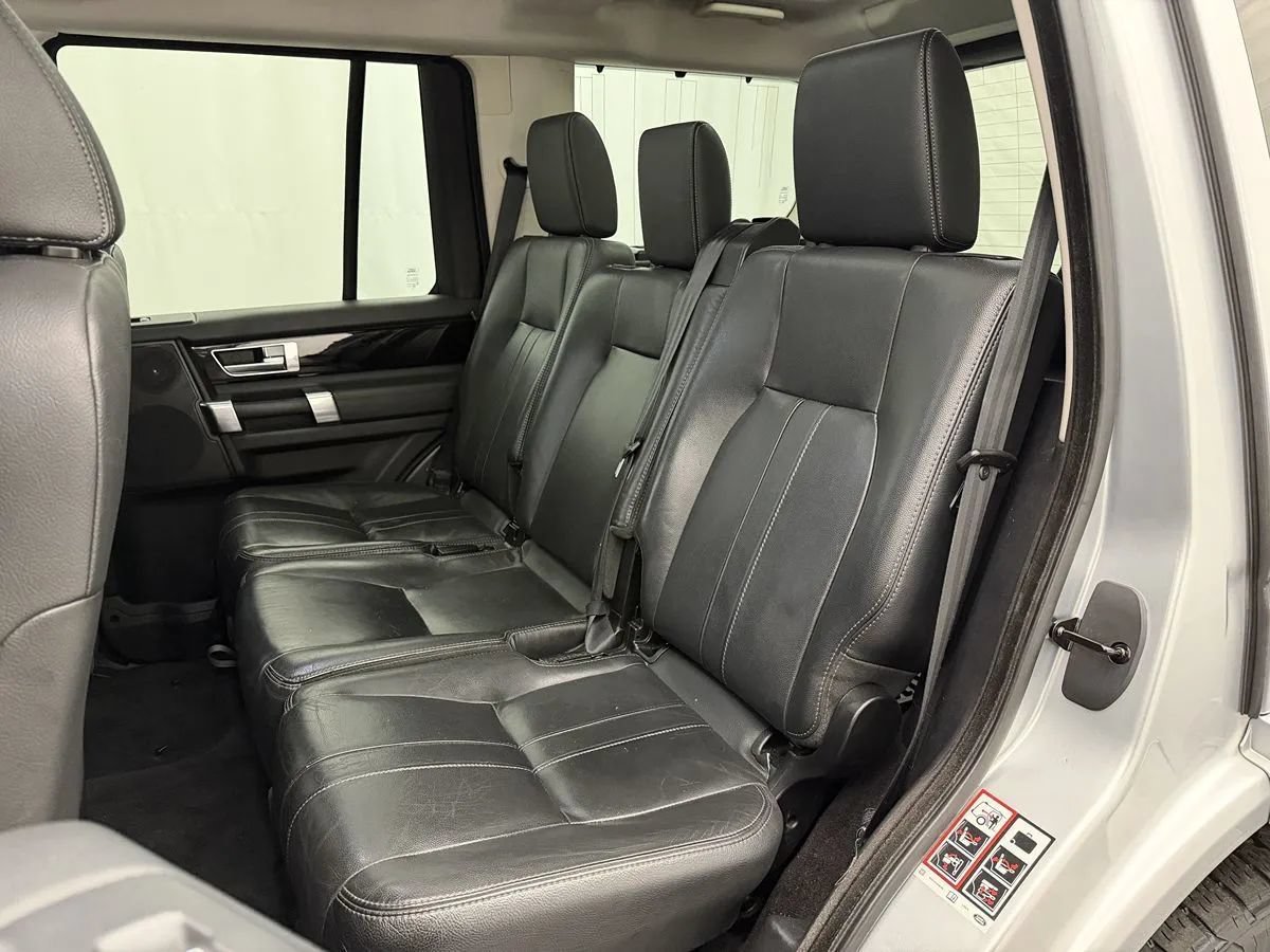 Used 2016 Land Rover LR4 HSE Silver Edition AWD/4WD image 29