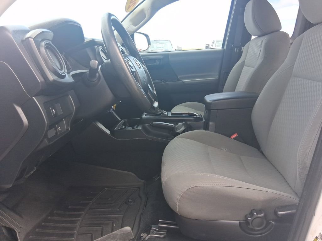 Used 2021 Toyota Tacoma SR AWD/4WD image 12