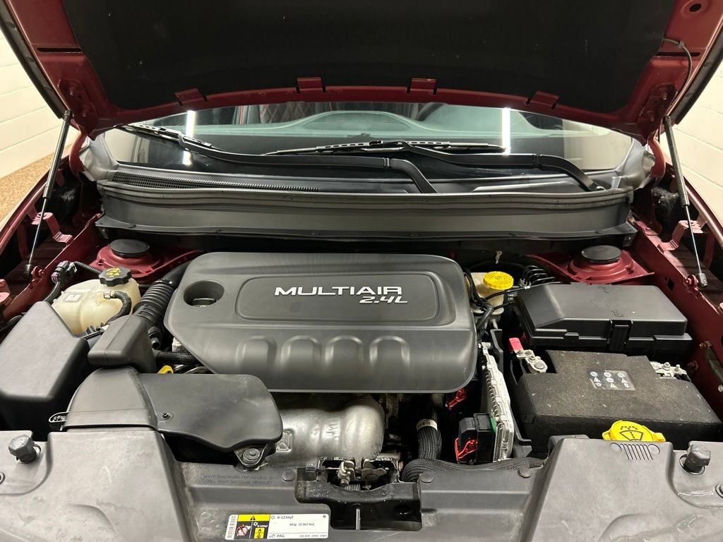 Used 2016 Jeep Cherokee Sport FWD image 12