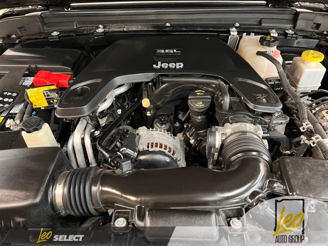 Used 2021 Jeep Gladiator Sport image 2