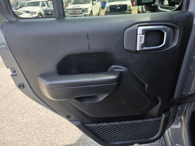 Used 2021 Jeep Gladiator Sport image 18