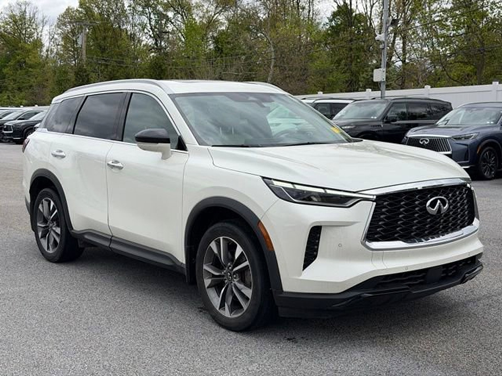 Certified 2023 INFINITI QX60 Luxe w/ Cargo Package AWD/4WD image 1