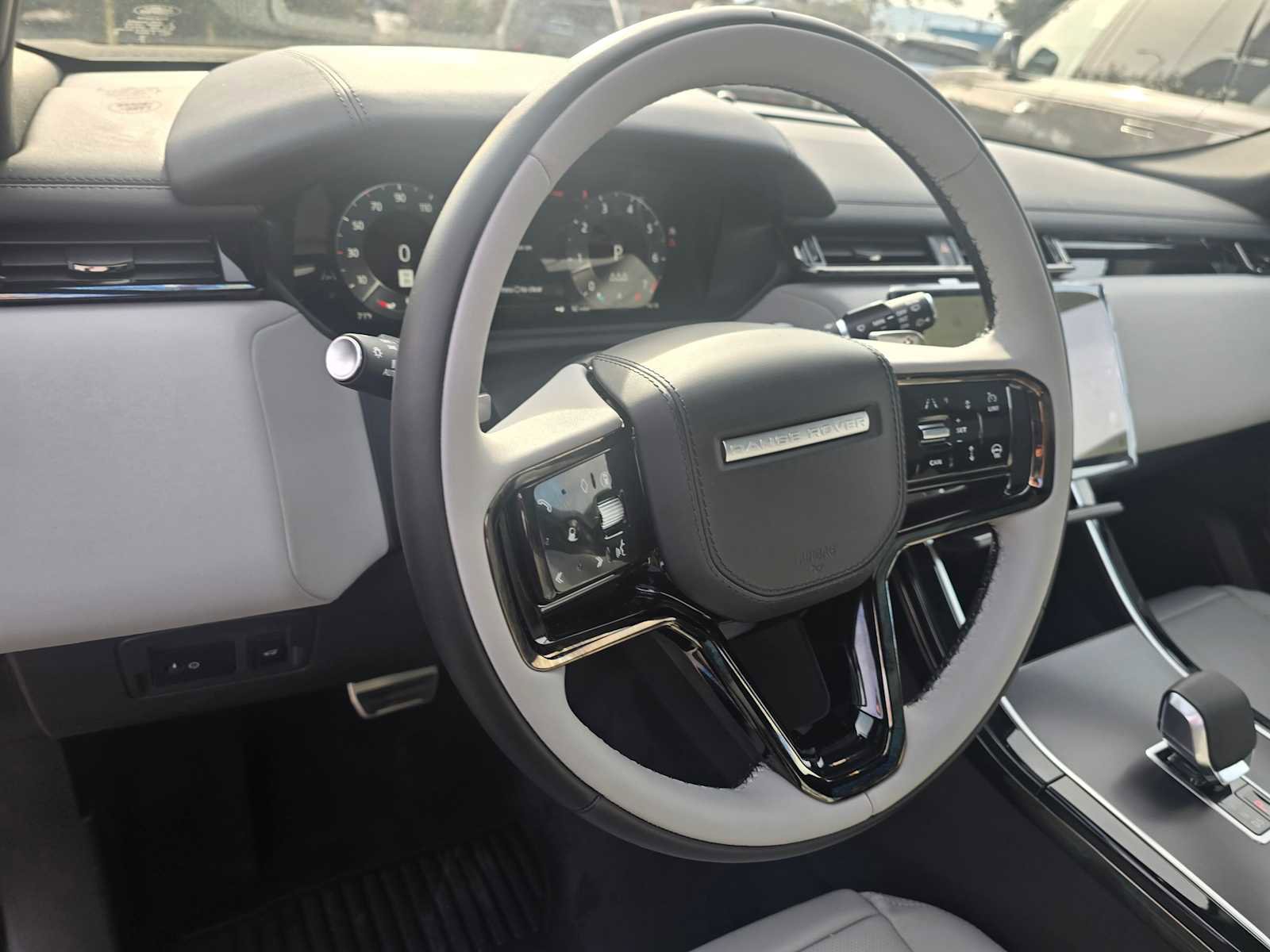 New 2026 Land Rover Range Rover Velar Dynamic SE image 26