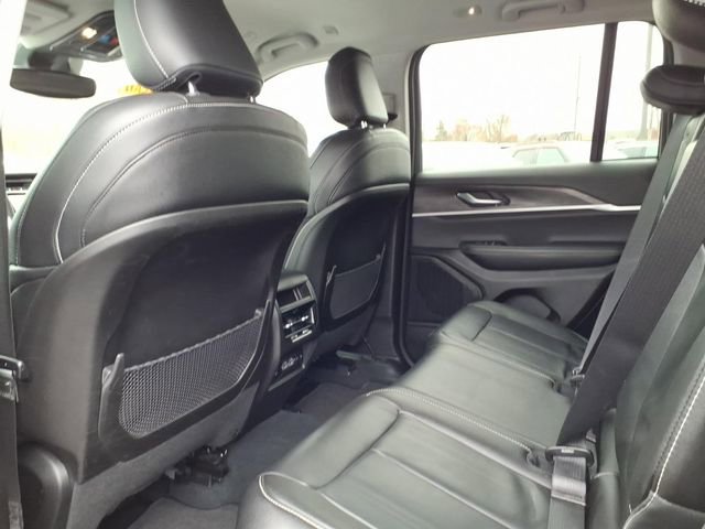 Certified 2023 Jeep Grand Cherokee Limited AWD/4WD image 17