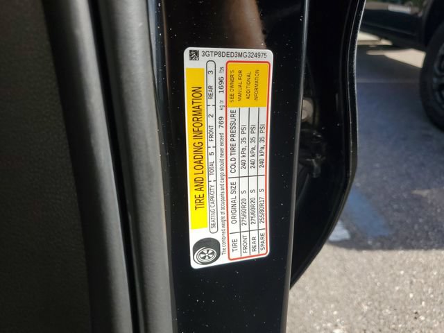 Used 2021 GMC Sierra 1500 SLT w/ SLT Premium Plus Package RWD image 33