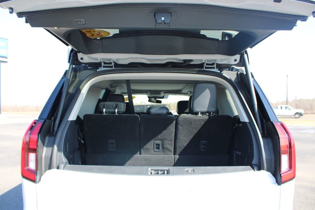 Used 2025 Ford Expedition Platinum image 17