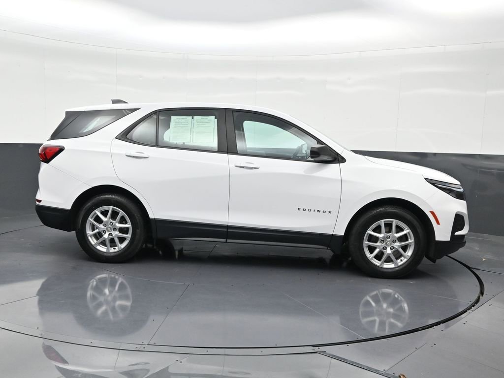 Used 2022 Chevrolet Equinox LS image 7