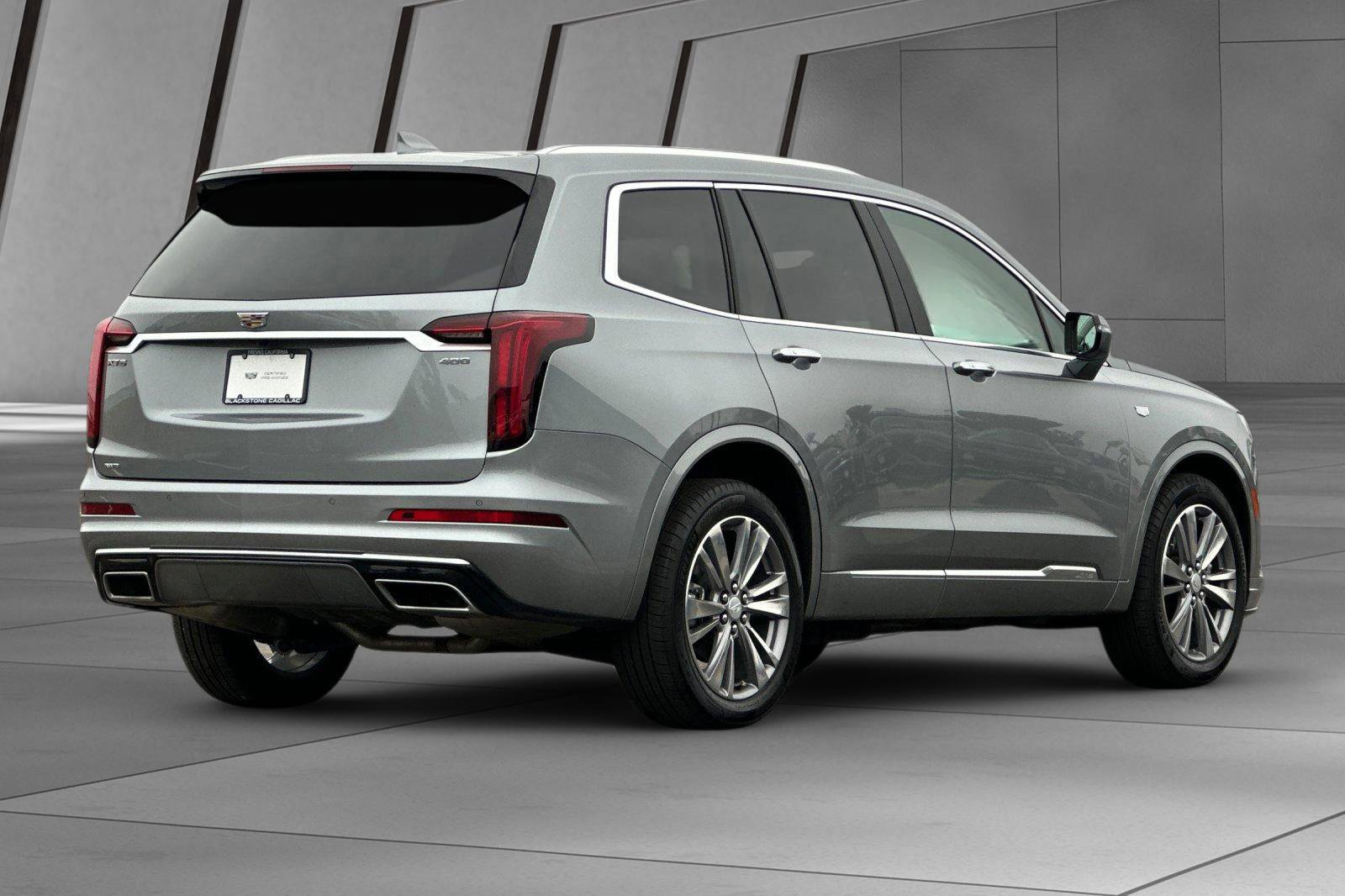 Certified 2025 Cadillac XT6 Premium Luxury image 4