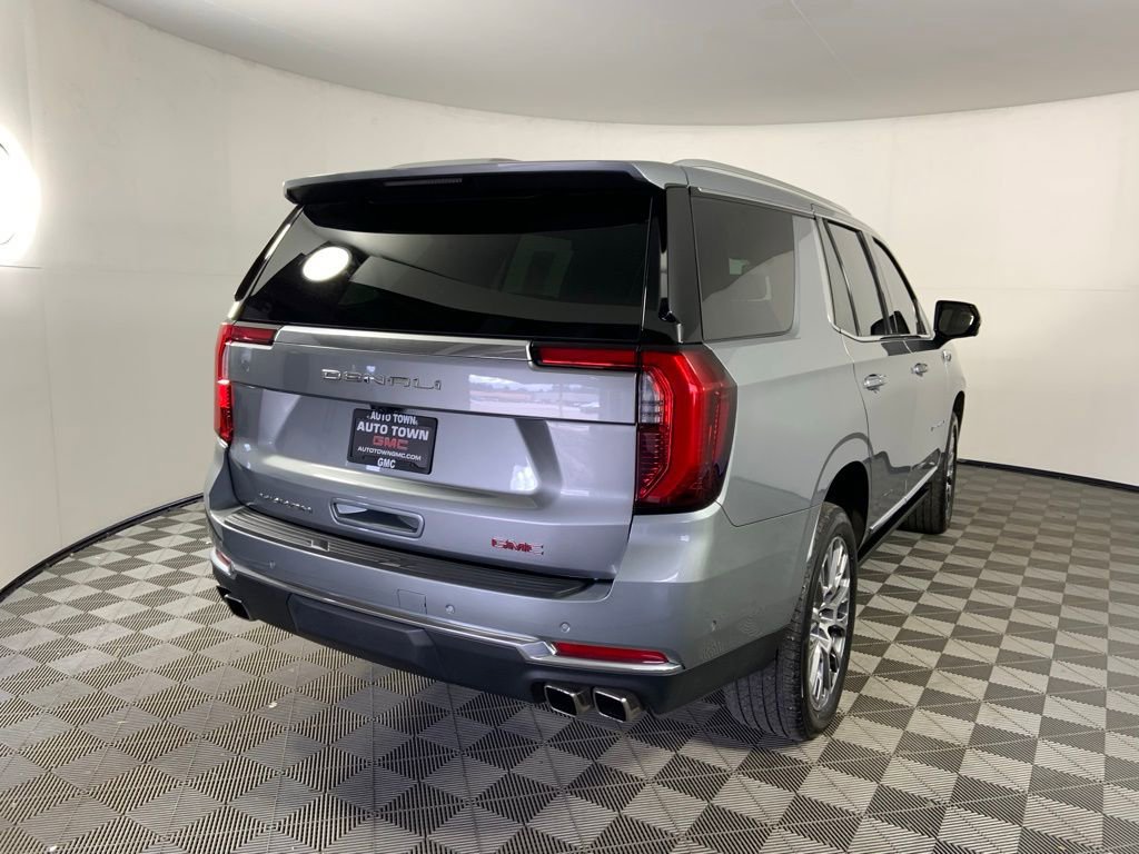 Used 2025 GMC Yukon Denali w/ Sun & Power Step Package image 3