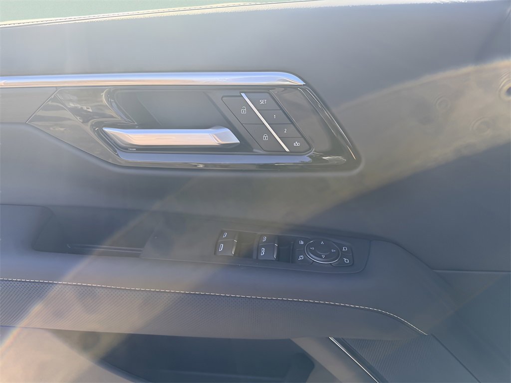 New 2026 Chevrolet Suburban Premier image 23