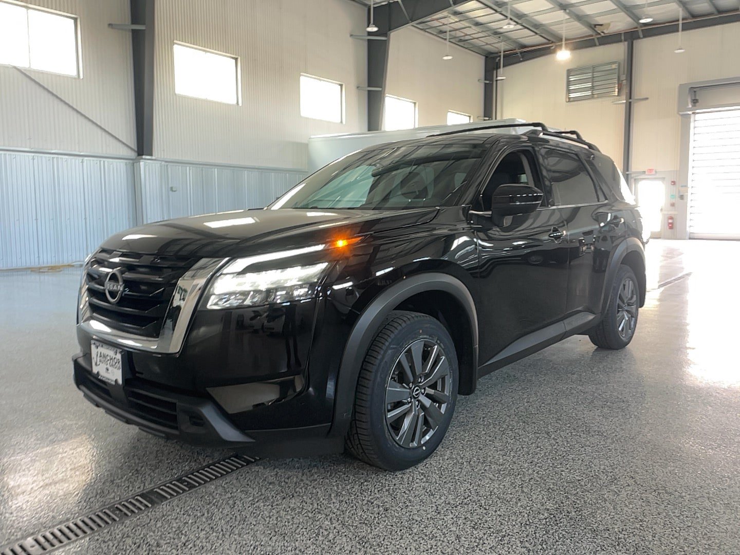 Used 2024 Nissan Pathfinder SV w/ SV Premium Package AWD/4WD image 4