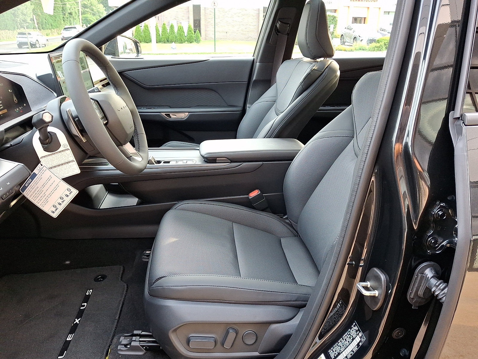 New 2026 Lexus ES 500e AWD/4WD image 9