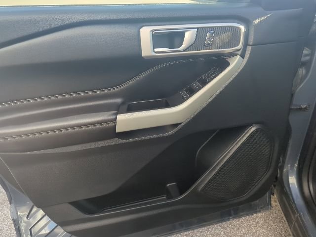 Used 2021 Ford Explorer XLT w/ Equipment Group 202A image 32