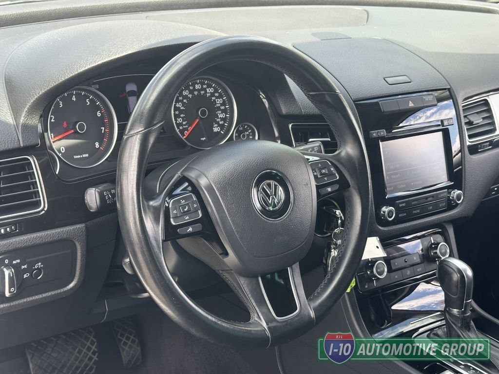 Used 2013 Volkswagen Touareg Sport AWD/4WD image 22